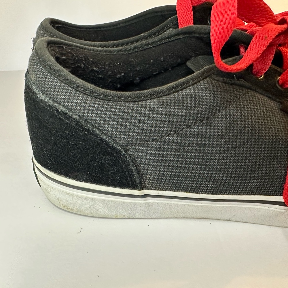 Vans - Picture 5 of 9